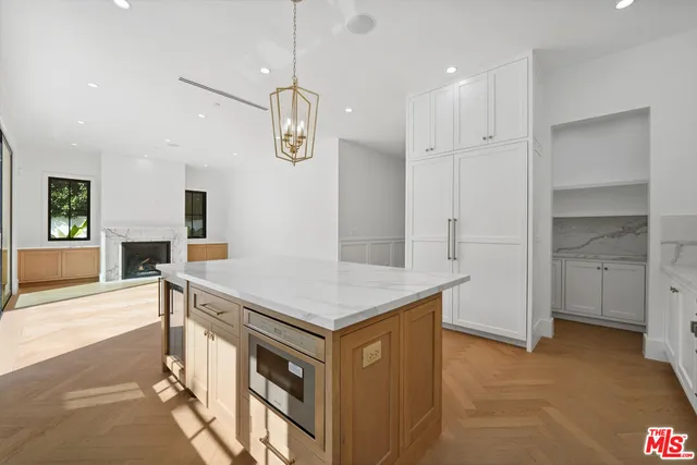 $17,995 | 4539 Longridge Avenue, Sherman Oaks, CA 91423