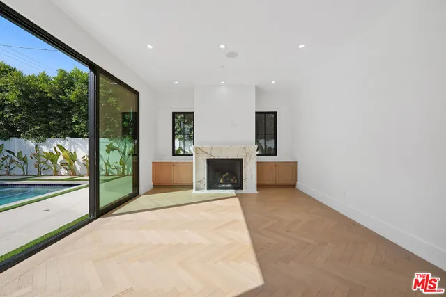 $17,995 | 4539 Longridge Avenue, Sherman Oaks, CA 91423