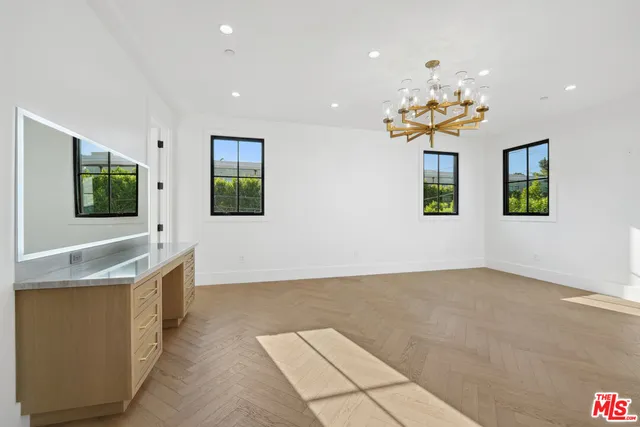 $17,995 | 4539 Longridge Avenue, Sherman Oaks, CA 91423