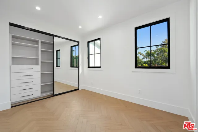 $17,995 | 4539 Longridge Avenue, Sherman Oaks, CA 91423