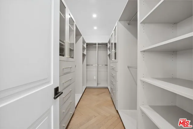 $17,995 | 4539 Longridge Avenue, Sherman Oaks, CA 91423