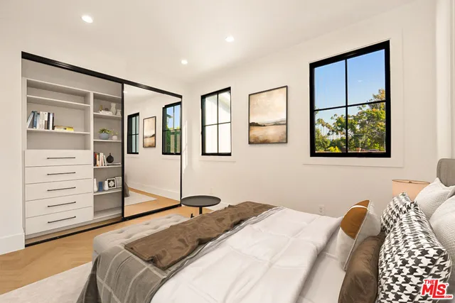 $17,995 | 4539 Longridge Avenue, Sherman Oaks, CA 91423