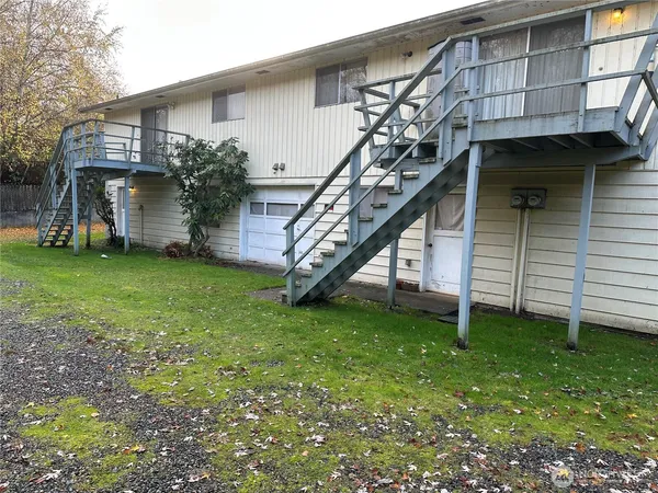 $695,000 | 12325 Valley Avenue East, Puyallup, WA 98372