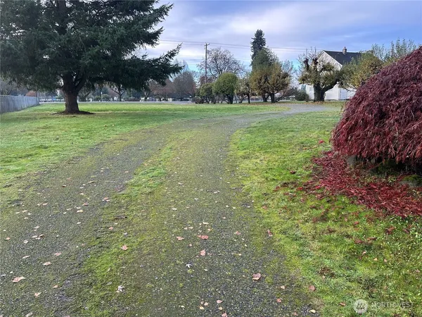 $695,000 | 12325 Valley Avenue East, Puyallup, WA 98372