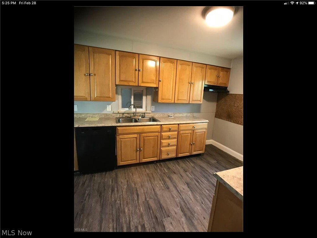 378 Greenvale Road South Euclid, OH 44121 - Photo 4 of 16