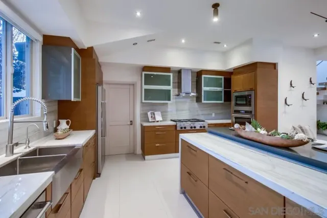 $5,500,000 | 5435 Parkview Drive, La Jolla, CA 92037