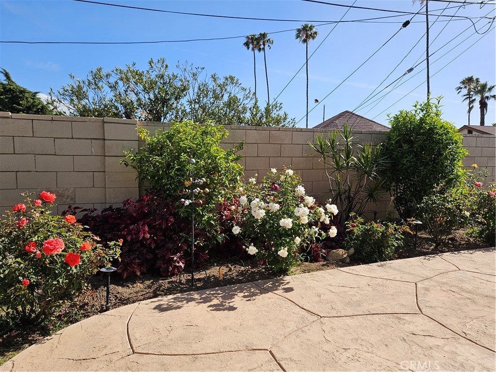 2092 Cutler Street Simi Valley, CA 93065 - Photo 8 of 34
