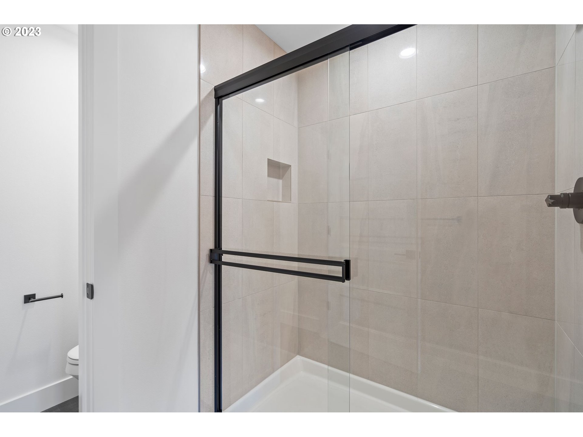 715 Northwest 175th Way Ridgefield, WA 98642 - Photo 24 of 26 a picture of a bathroom