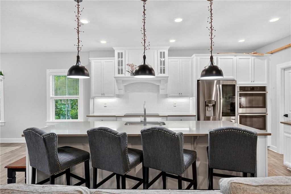 200 Juniper Way Canonsburg, PA 15317 - Photo 7 of 41 Plenty of seating at the large island