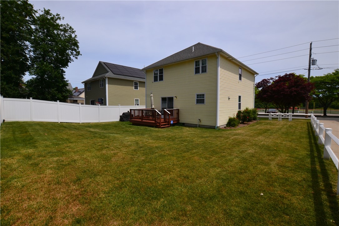 517 Pleasant Street Pawtucket, RI 02860 - Photo 22 of 24