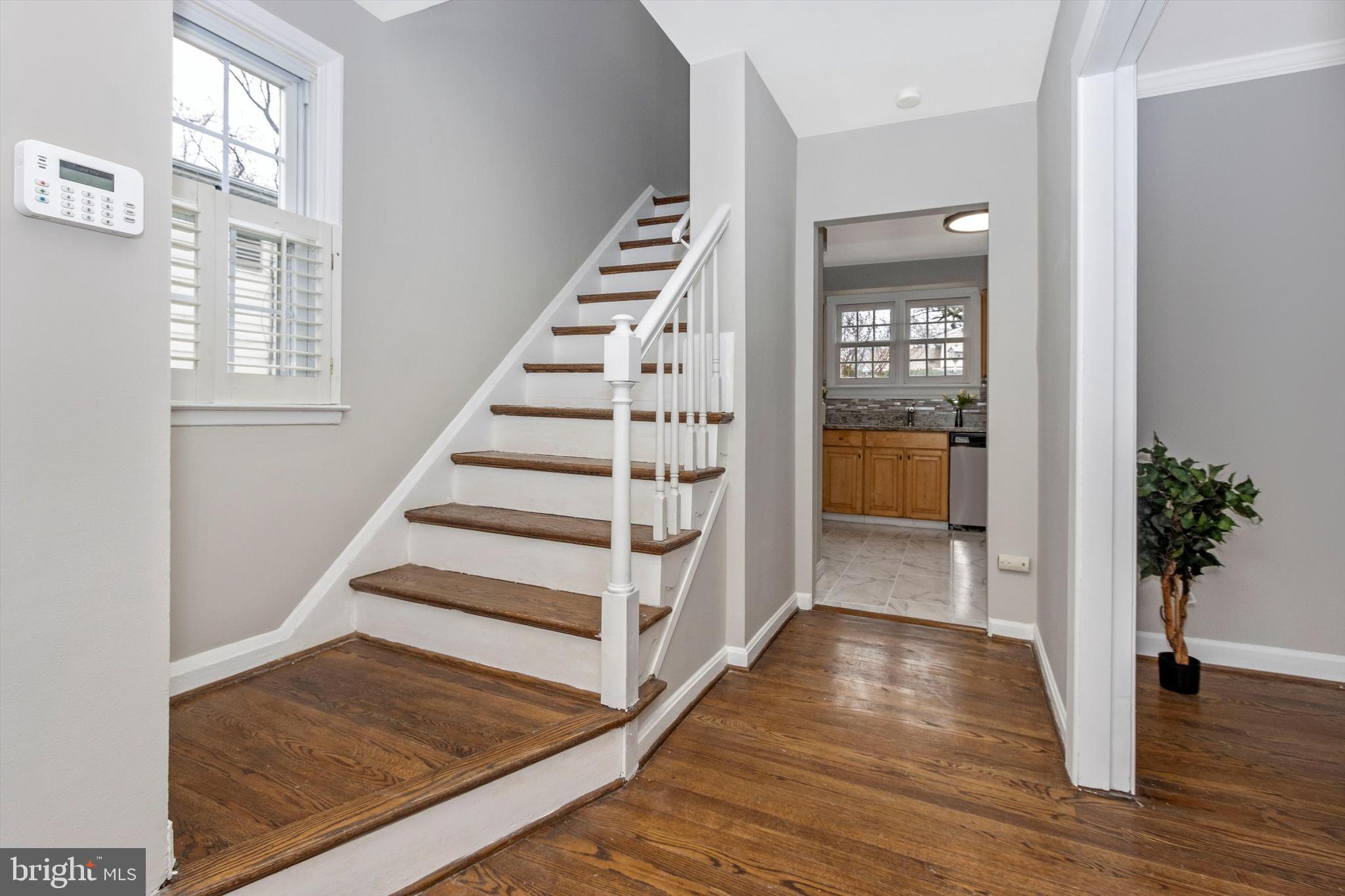 502 Madingley Road Linthicum Heights, MD 21090 - Photo 3 of 53