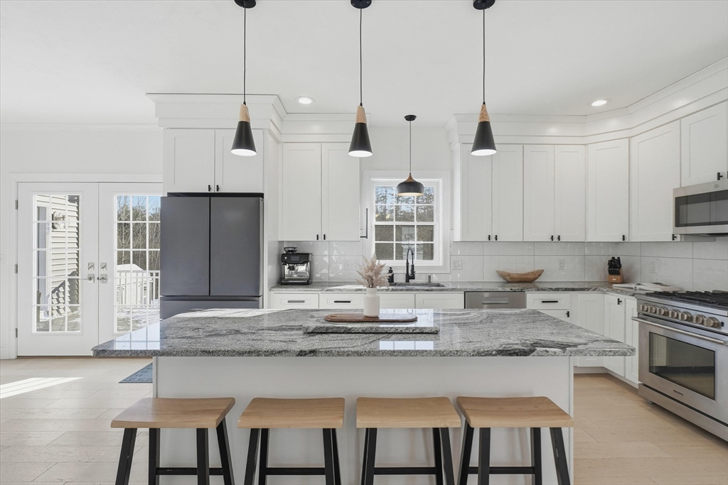 245 Salem Road Dracut, MA 01826 - Photo 3 of 41