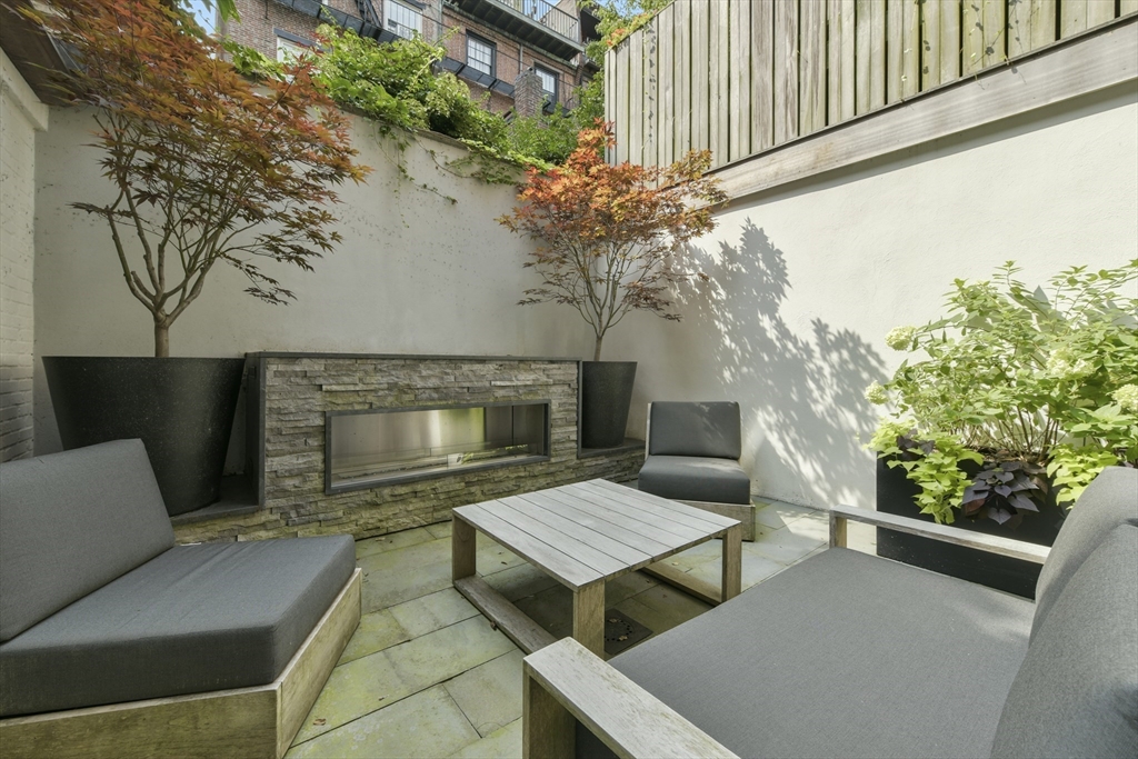 75 Hancock Street Boston, MA 02114 - Photo 13 of 27