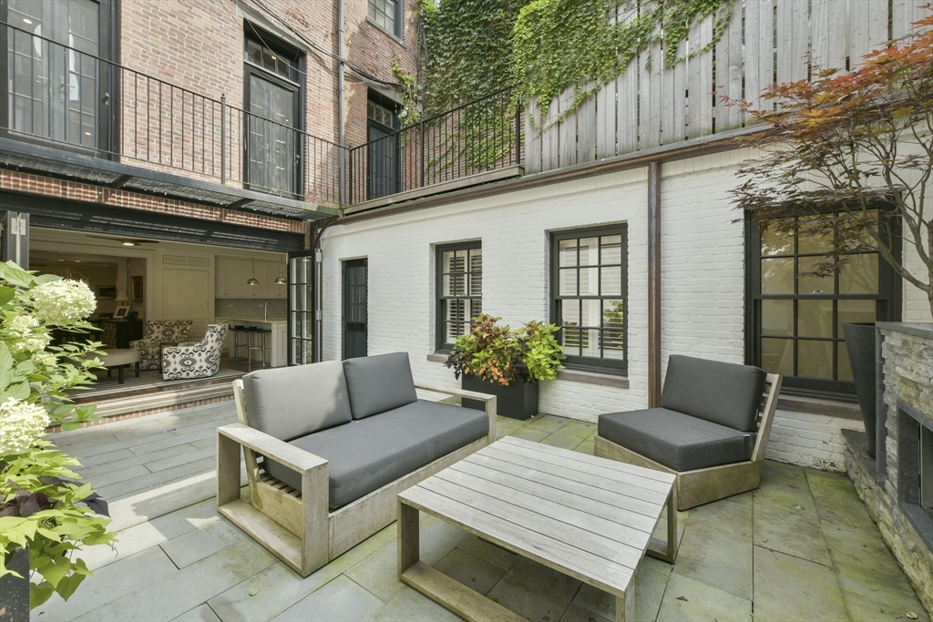 75 Hancock Street Boston, MA 02114 - Photo 14 of 27