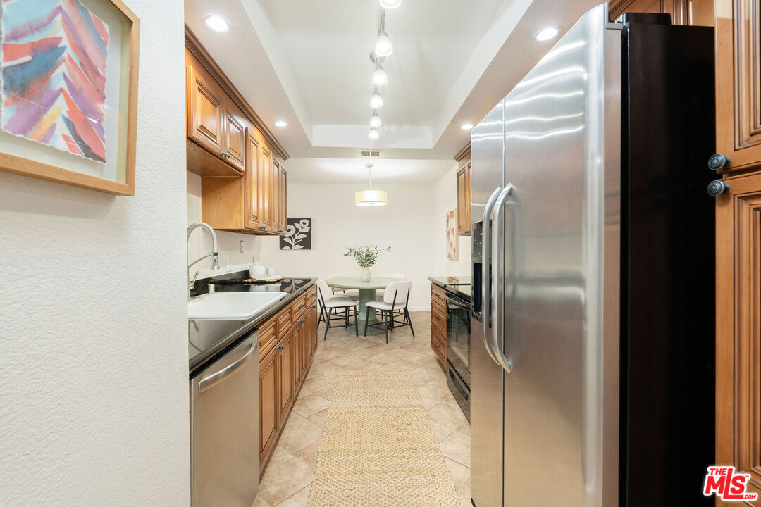 1401 Valley View Road, Unit 230 Glendale, CA 91202 - Photo 11 of 34 Gallery Image 11