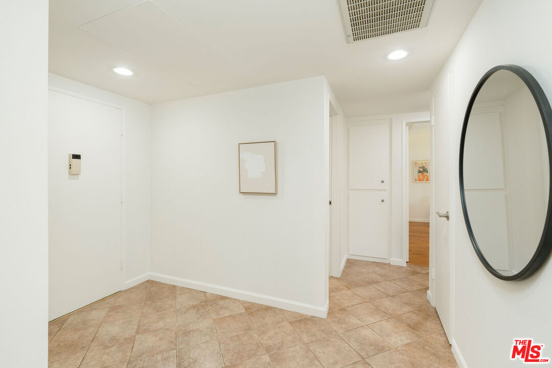1401 Valley View Road, Unit 230 Glendale, CA 91202 - Photo 13 of 34 Gallery Image 13