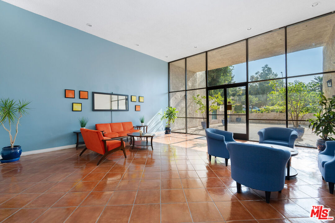 1401 Valley View Road, Unit 230 Glendale, CA 91202 - Photo 28 of 34 Gallery Image 28