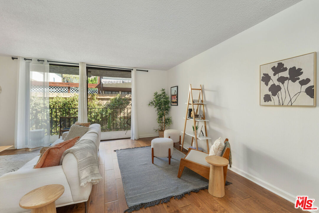 1401 Valley View Road, Unit 230 Glendale, CA 91202 - Photo 3 of 34 Gallery Image 3