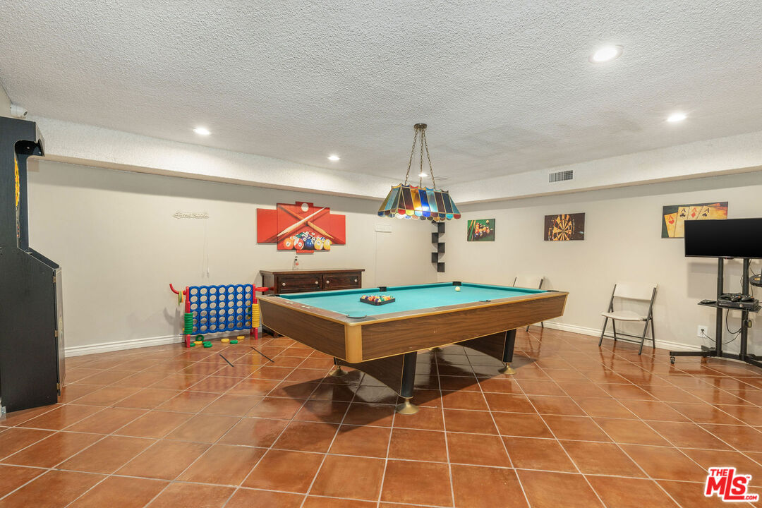 1401 Valley View Road, Unit 230 Glendale, CA 91202 - Photo 31 of 34 Gallery Image 31