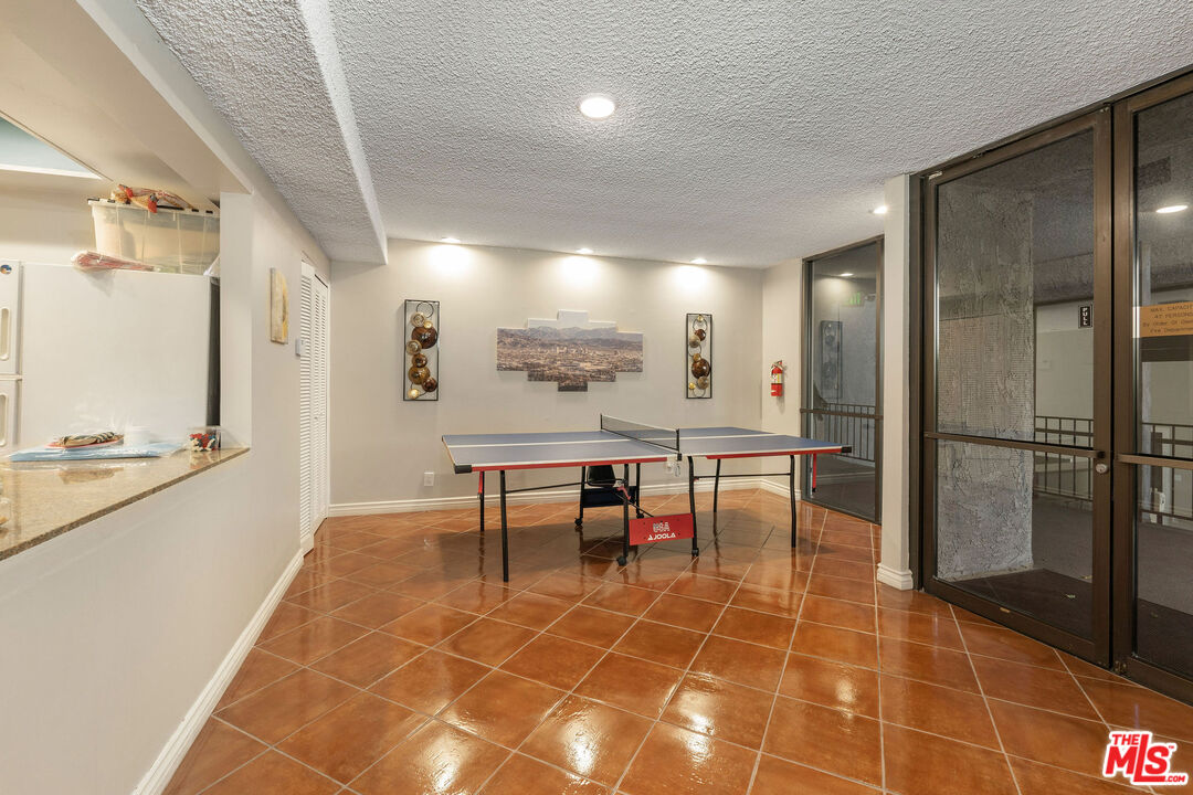 1401 Valley View Road, Unit 230 Glendale, CA 91202 - Photo 32 of 34 Gallery Image 32