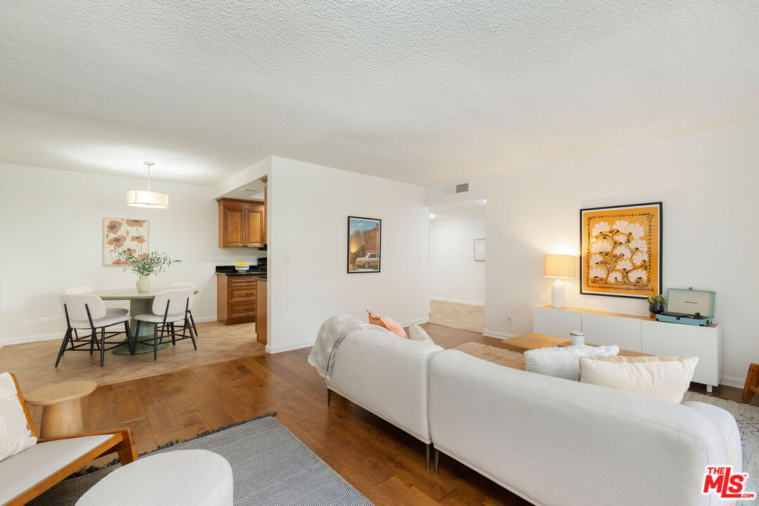 1401 Valley View Road, Unit 230 Glendale, CA 91202 - Photo 5 of 34 Gallery Image 5