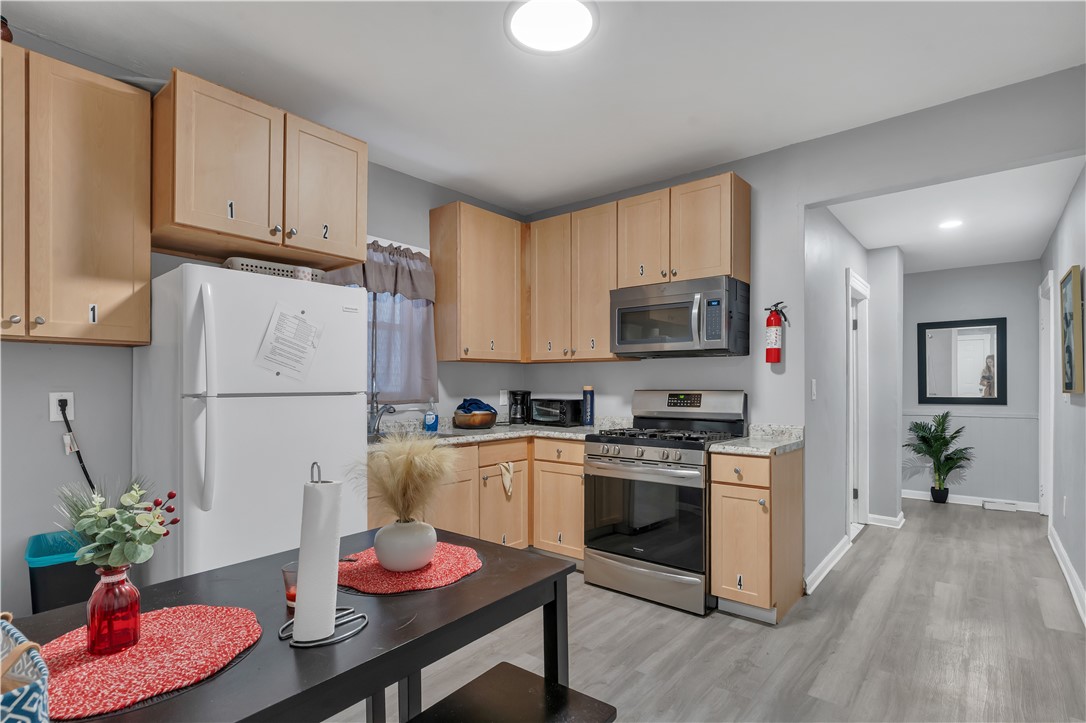38 Mitchell Street Providence, RI 02907 - Photo 9 of 35