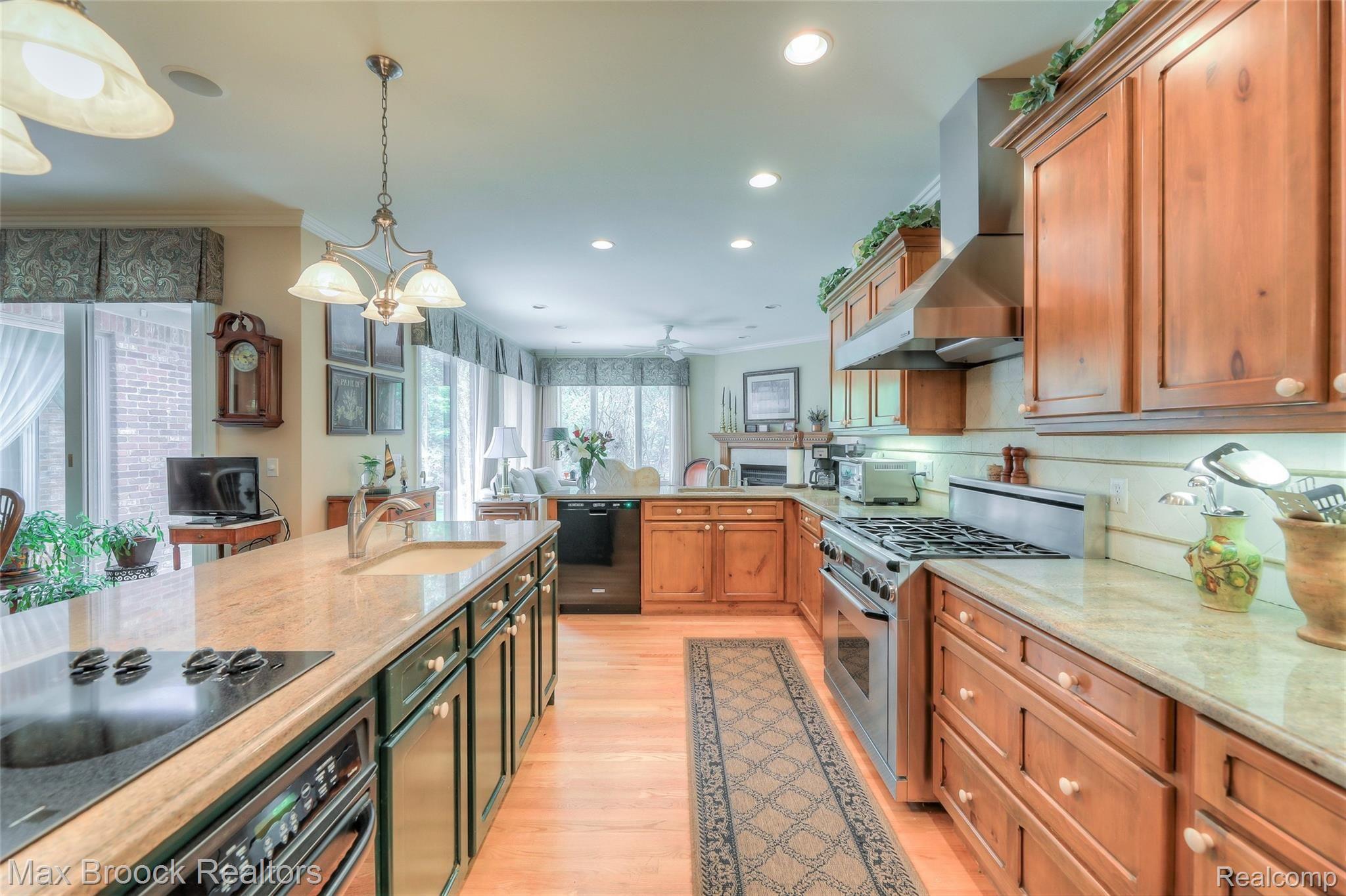 3696 Walnut Brook Drive Rochester, MI 48309 - Photo 12 of 31 Kitchen View to Hearth.jpg