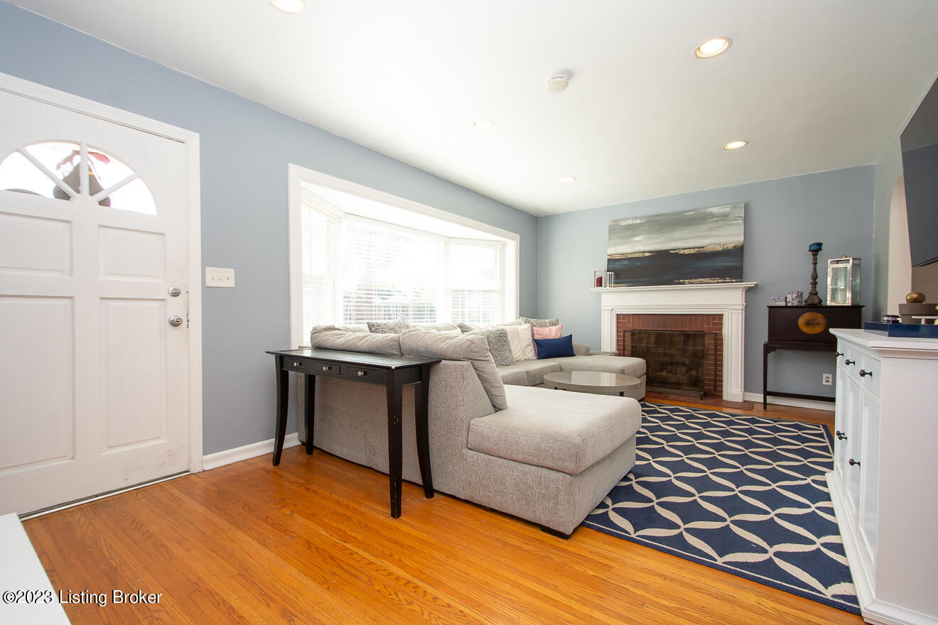 4321 Wingate Road Louisville, KY 40207 - Photo 2 of 37 Wingate -11