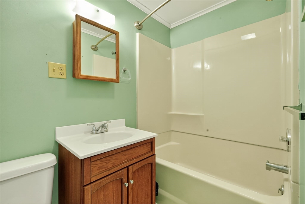 220 Orange Street Athol, MA 01331 - Photo 11 of 27