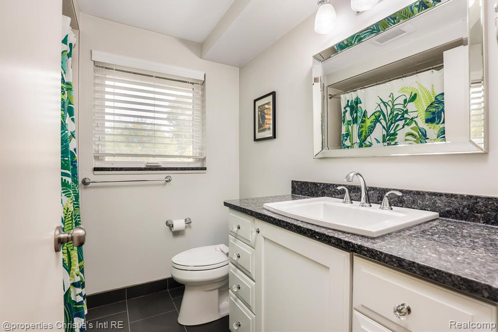 324 Neff Road Grosse Pointe, MI 48230 - Photo 20 of 26