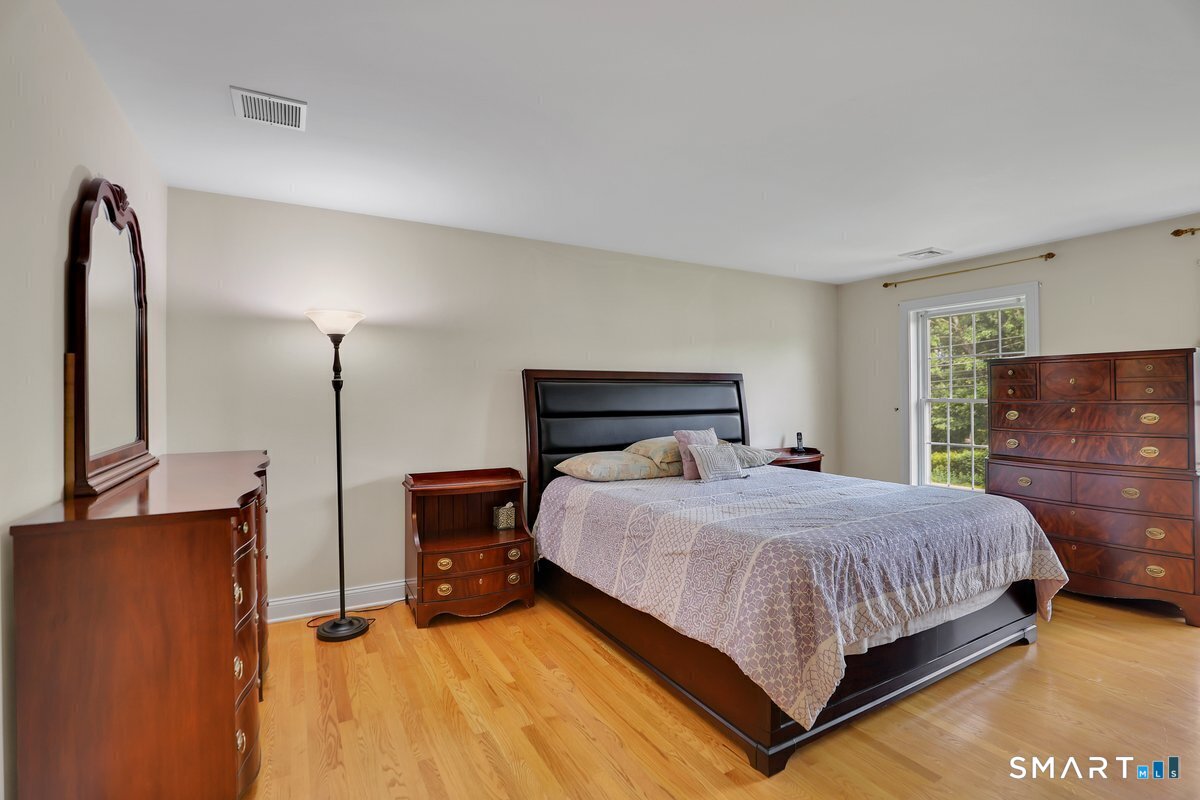 95 Higgins Road Cheshire, CT 06410 - Photo 16 of 40 Gallery Image 16
