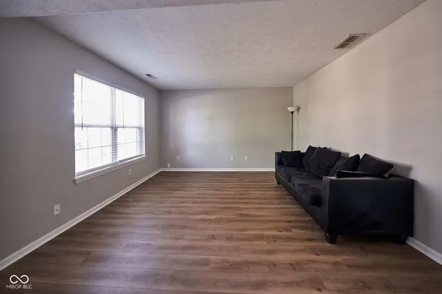 $290,000 | 4609 Oakforge Drive, Indianapolis, IN 46254