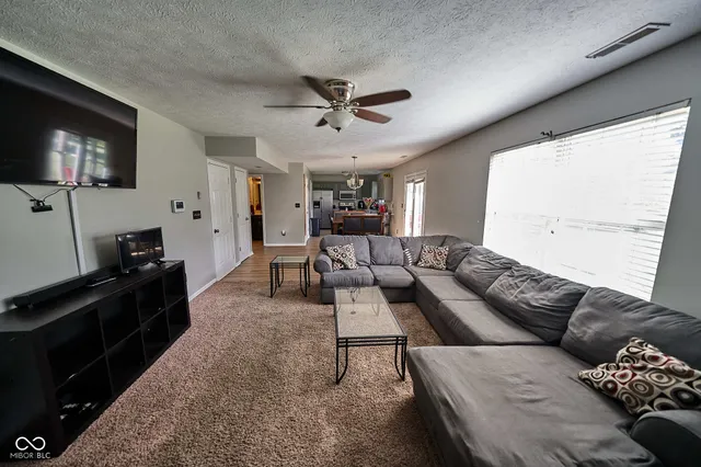 $290,000 | 4609 Oakforge Drive, Indianapolis, IN 46254