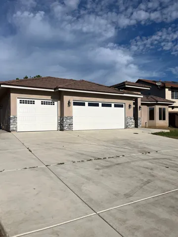 $625,000 | 8230 Lake Shore Drive, Chowchilla, CA 93610