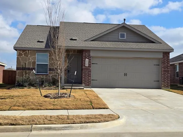 $1,950 | 2009 Derby Lane, Aubrey, TX 76227