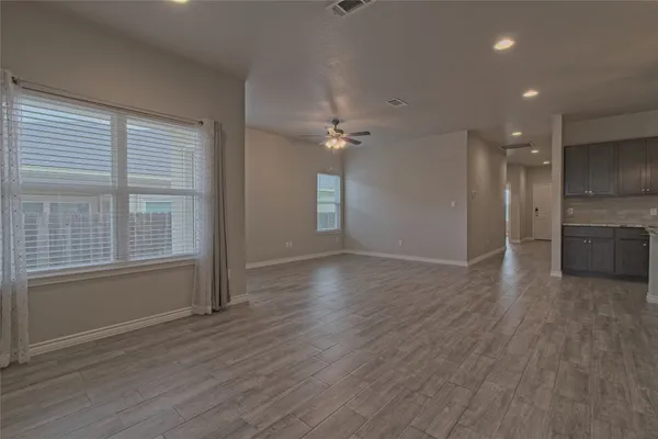 $1,575 | 473 Cr 306 Jarrell Tx 76537, Unit B, Jarrell, TX 76537