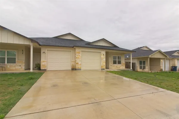 $1,575 | 473 Cr 306 Jarrell Tx 76537, Unit B, Jarrell, TX 76537