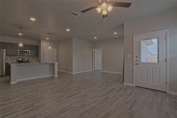 $1,575 | 473 Cr 306 Jarrell Tx 76537, Unit B, Jarrell, TX 76537