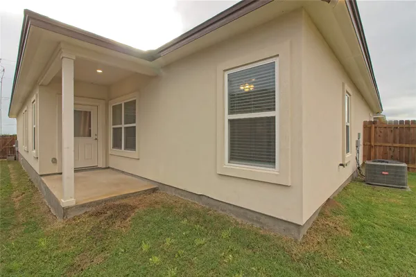 $1,575 | 473 Cr 306 Jarrell Tx 76537, Unit B, Jarrell, TX 76537