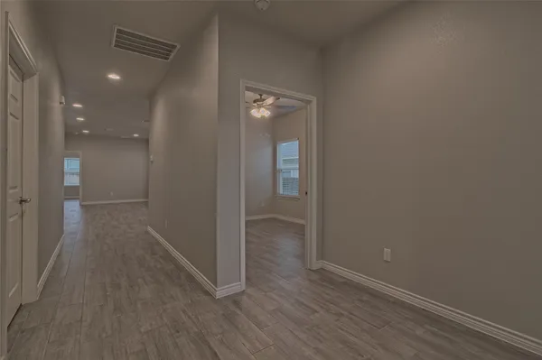 $1,575 | 473 Cr 306 Jarrell Tx 76537, Unit B, Jarrell, TX 76537