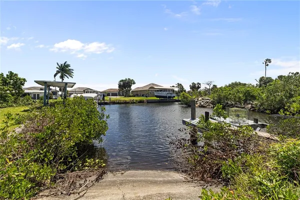 $2,300 | 4020 Palm Drive, Punta Gorda, FL 33950