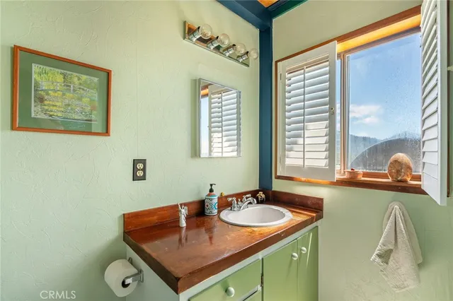 $440,000 | 29860 Highway 36, Bridgeville, CA 95526