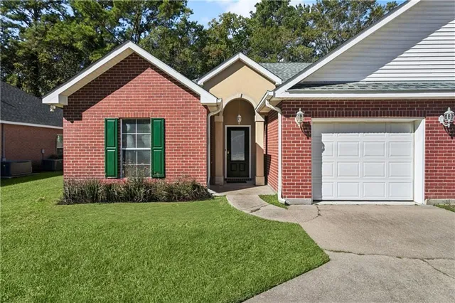 $188,500 | 40081 Emerald Drive, Unit B, Ponchatoula, LA 70454