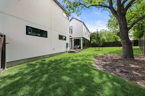 $747,500 | 3209 Dolphin Drive, Unit 2, Austin, TX 78704