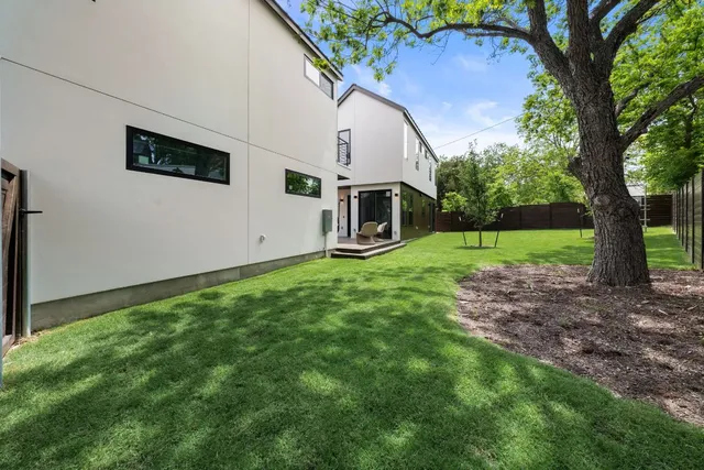 $747,500 | 3209 Dolphin Drive, Unit 2, Austin, TX 78704