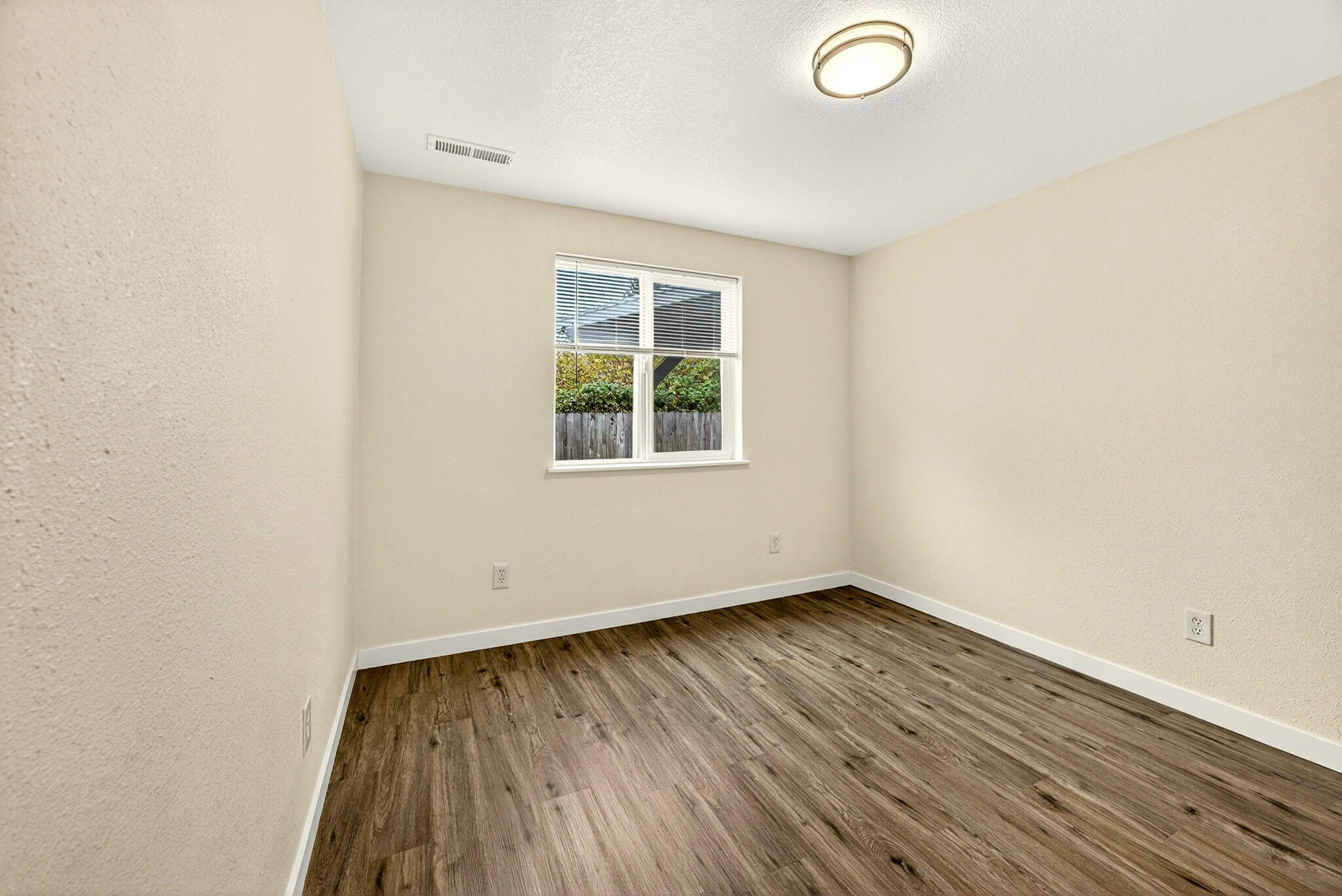 654 Southwest Larch Road Grants Pass, OR 97526 - Photo 25 of 39 ApxLR00033