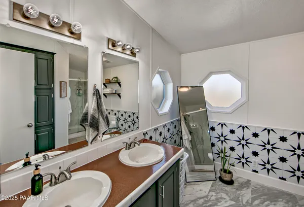 $950,000 | 10450 North Poquito Valley Road, Prescott Valley, AZ 86315