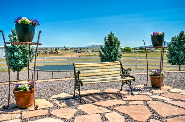 $950,000 | 10450 North Poquito Valley Road, Prescott Valley, AZ 86315
