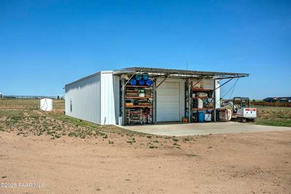 $950,000 | 10450 North Poquito Valley Road, Prescott Valley, AZ 86315