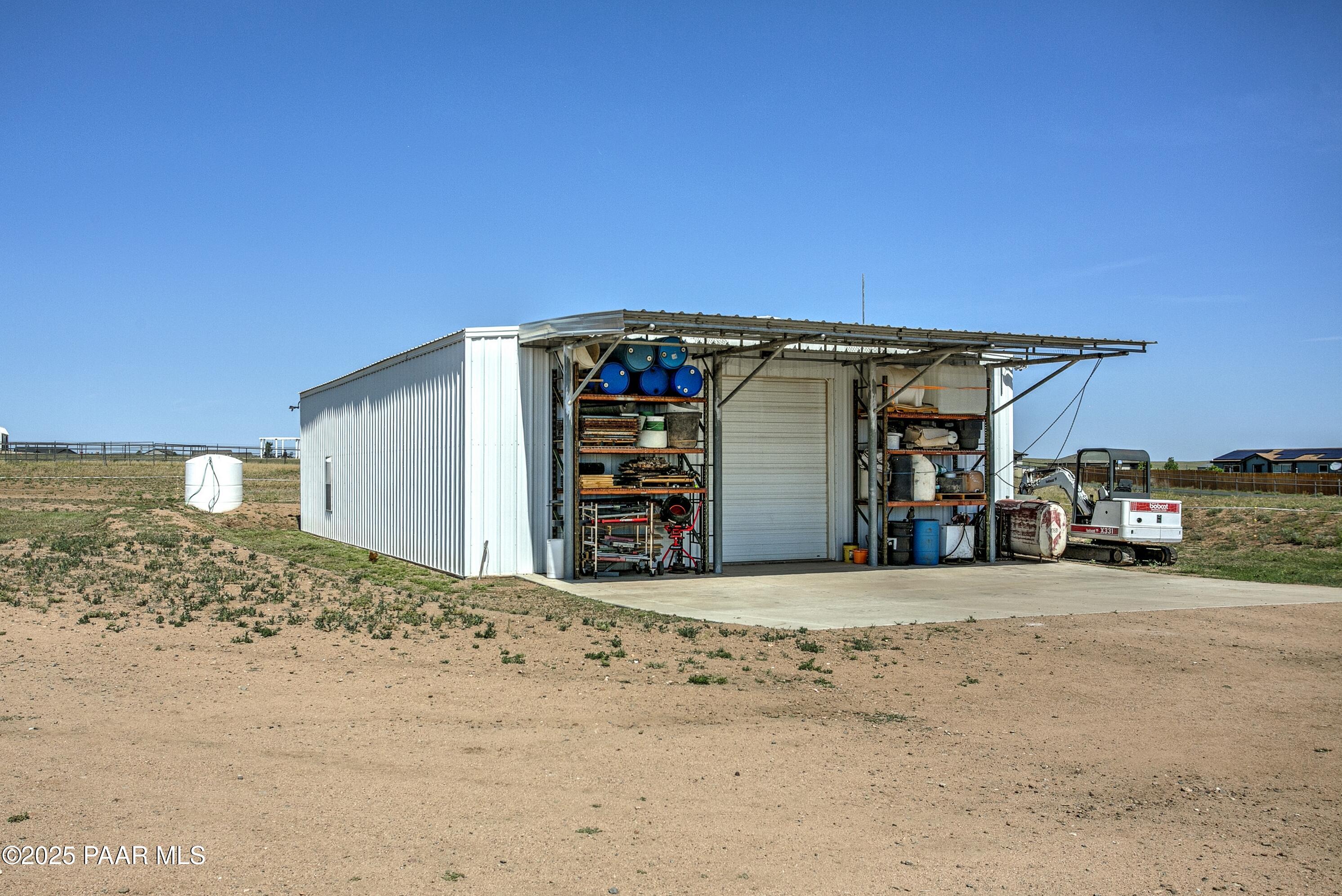 10450 North Poquito Valley Road Prescott Valley, AZ 86315 - Photo 21 of 30 Workshop